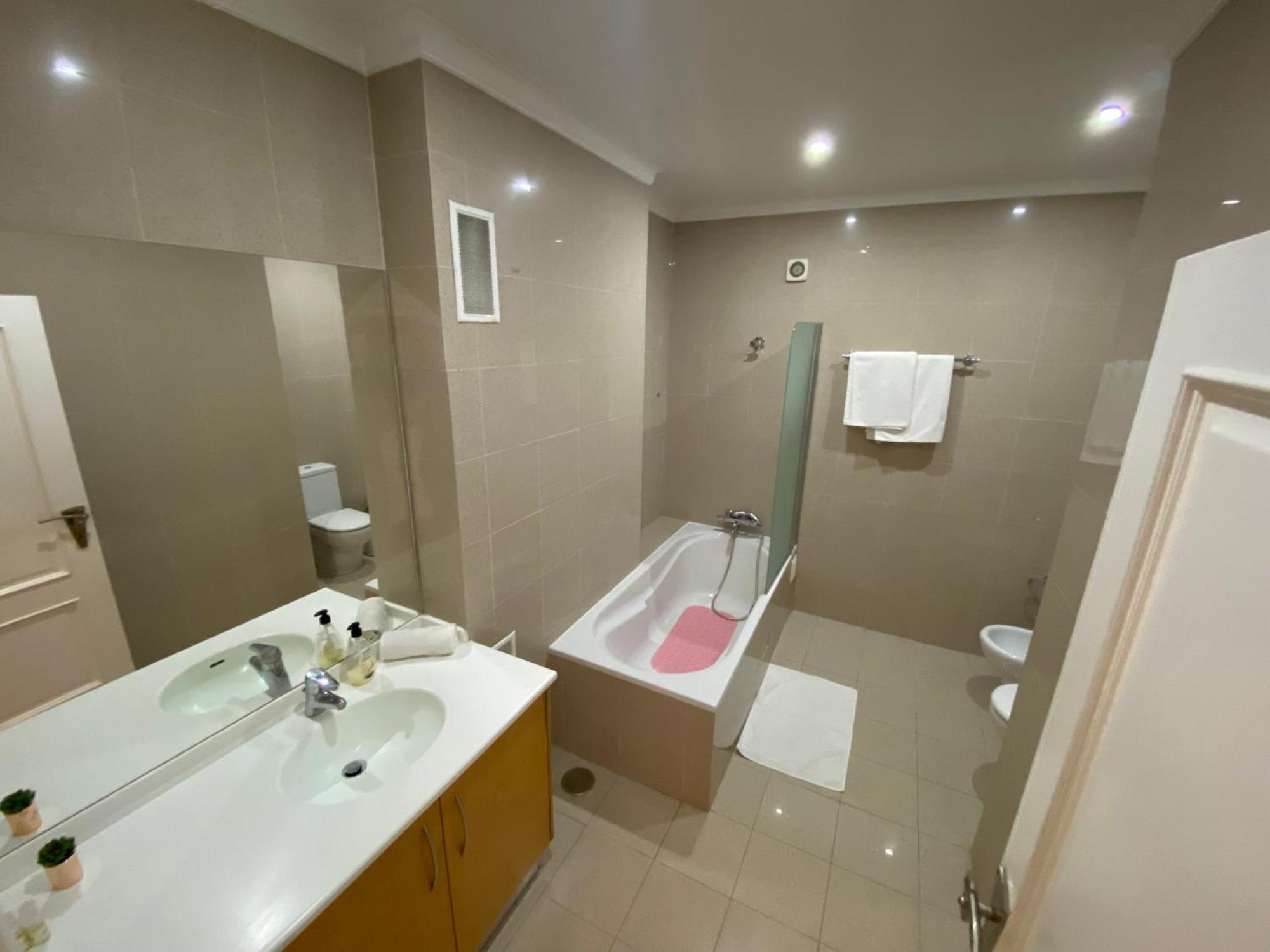 B&B With Heated Pool São Martinho do Porto Exteriör bild