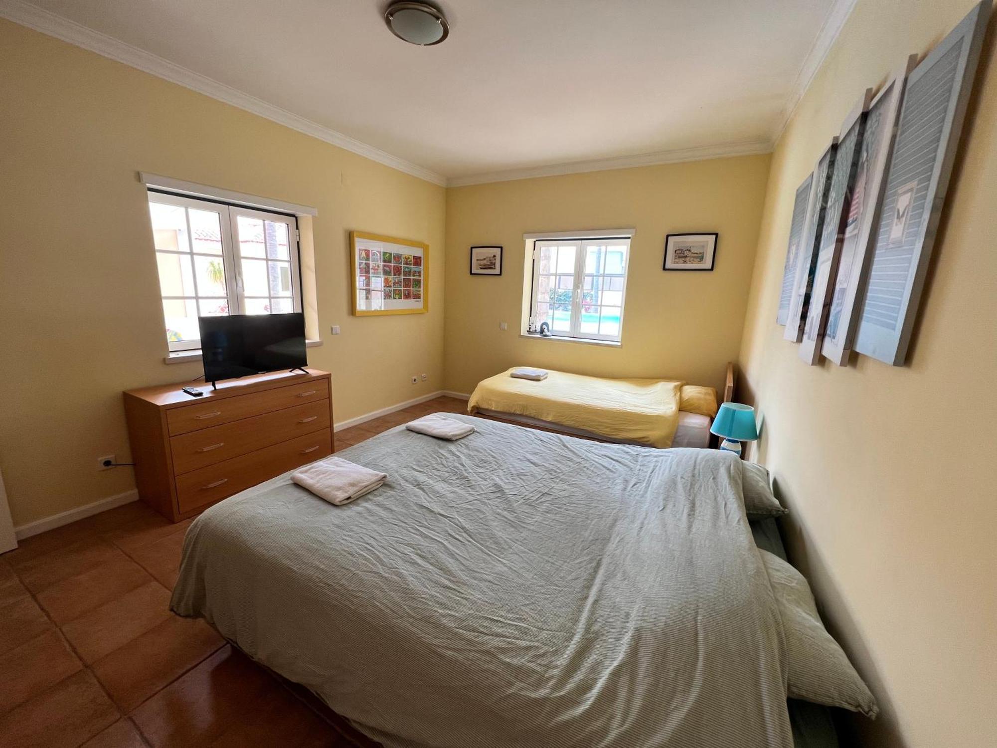 B&B With Heated Pool São Martinho do Porto Exteriör bild
